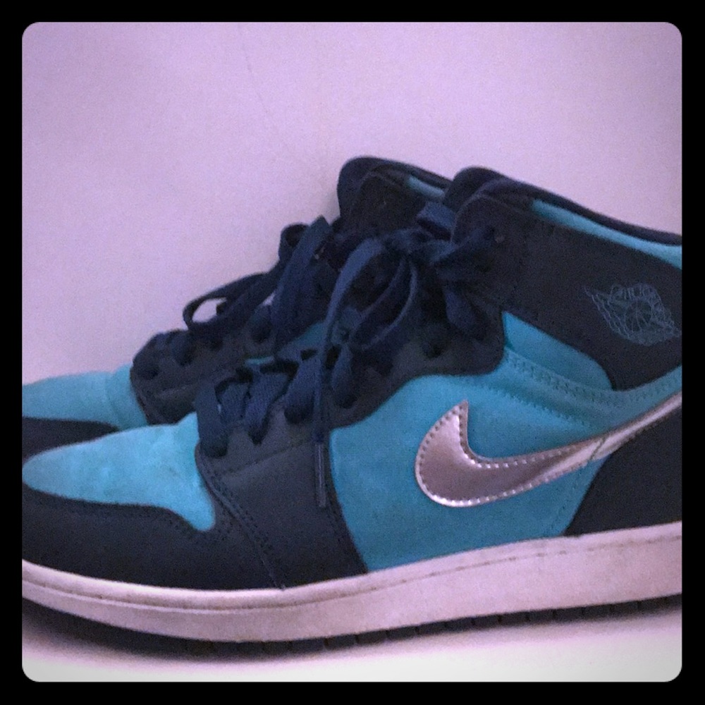 Jordan’s woman’s air retro 1